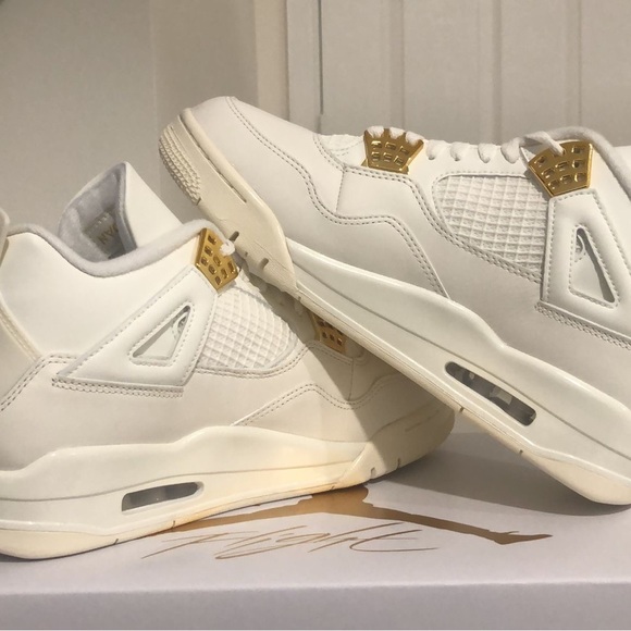 Jordan 4 - Picture 5 of 6